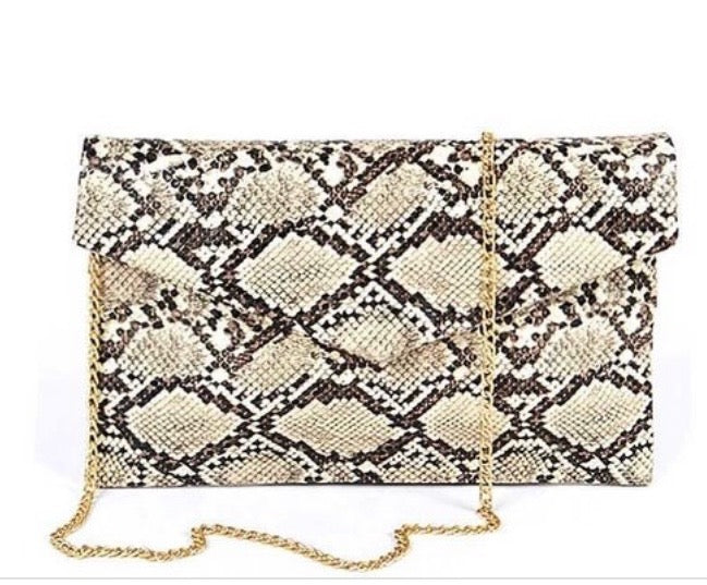 Suillty Women's Oversized Snakeskin Clutch Envelope Bag, Wristlet